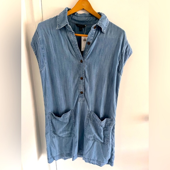 Banana Republic Dresses & Skirts - Banana Republic denim chambray sleeveless pockets dress BRAND NEW WITH TAGS